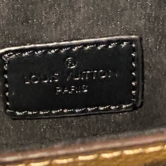 Louis Vuitton box purse measurements in pictures - Picture 6 of 11